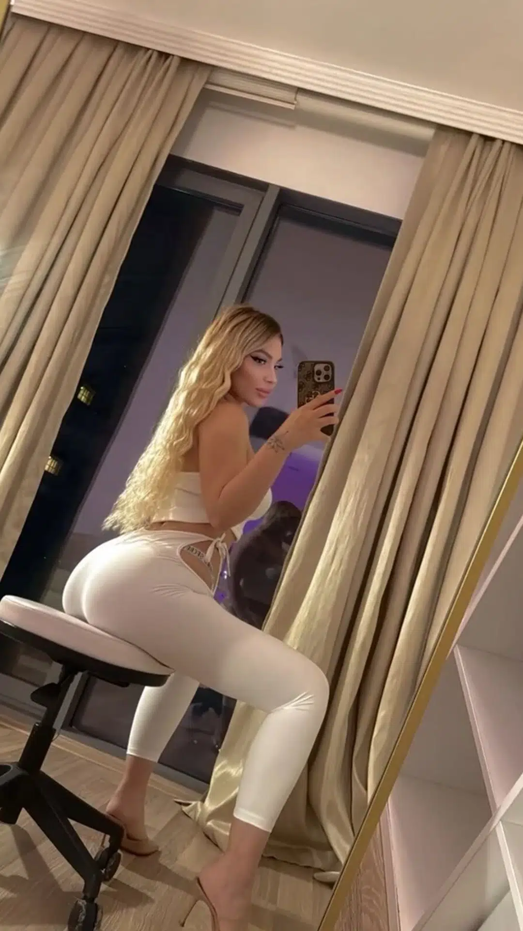 Esenyurt escort makalesi için kütüphane görseli 9, 01 portre